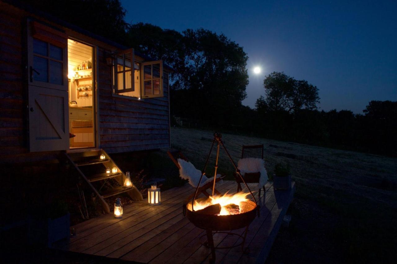Tilbury Shepherd Huts With Hot Tubs Plus Holiday Cottages West Bagborough ภายนอก รูปภาพ
