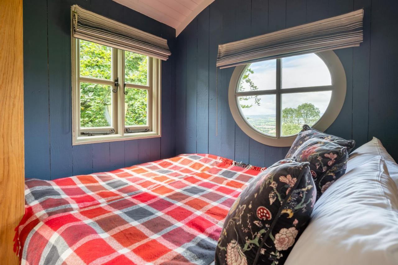 Tilbury Shepherd Huts With Hot Tubs Plus Holiday Cottages West Bagborough ภายนอก รูปภาพ