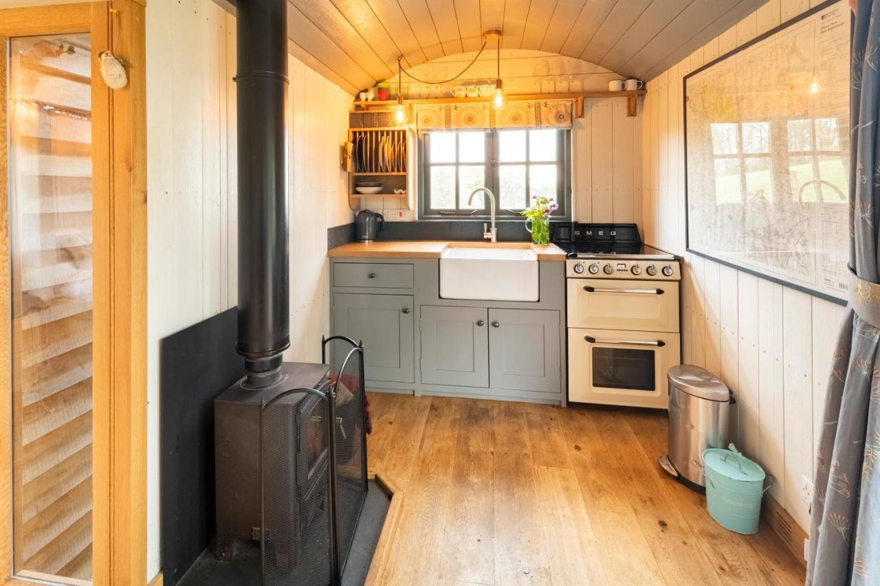 Tilbury Shepherd Huts With Hot Tubs Plus Holiday Cottages West Bagborough ภายนอก รูปภาพ
