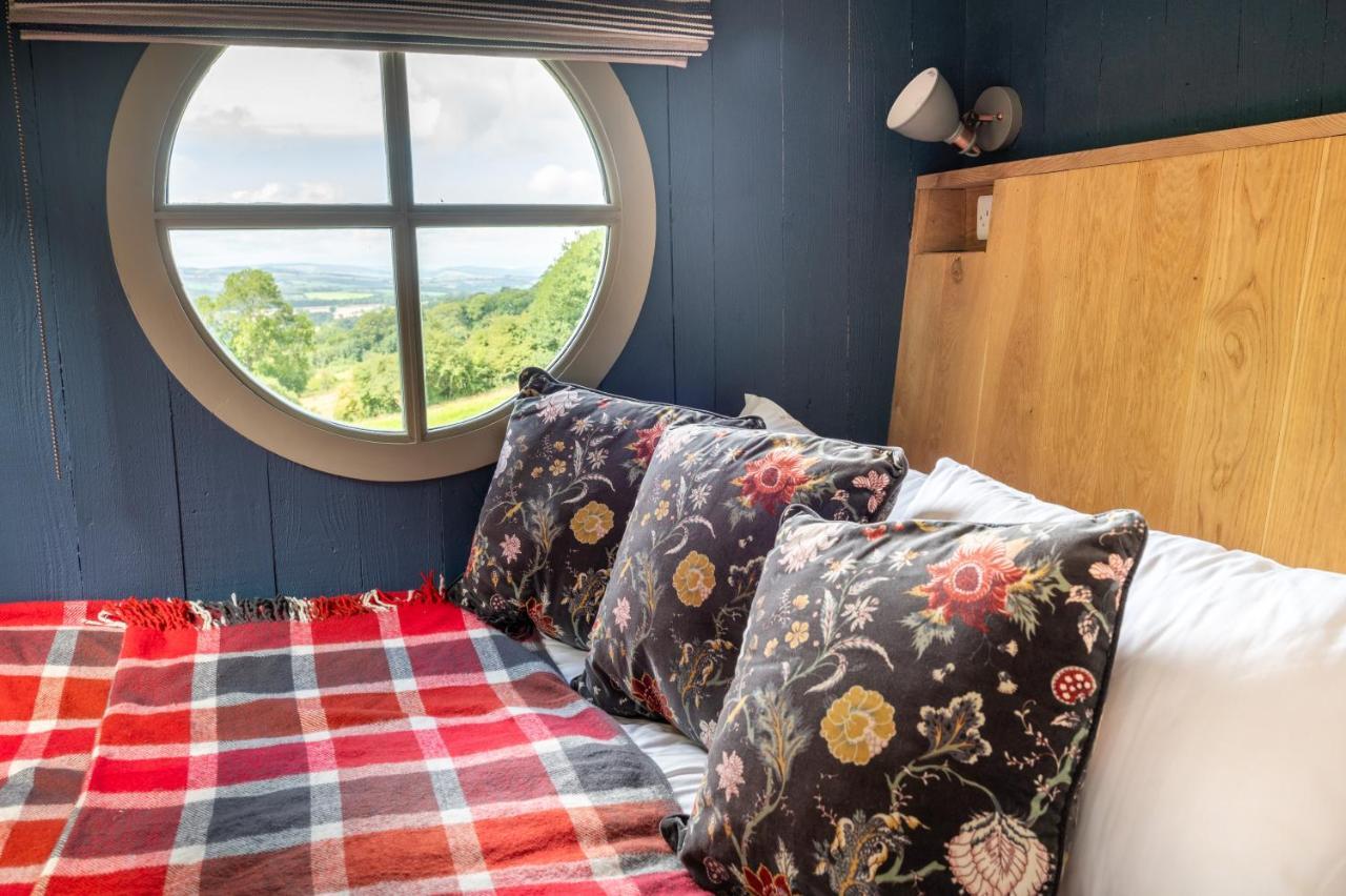 Tilbury Shepherd Huts With Hot Tubs Plus Holiday Cottages West Bagborough ภายนอก รูปภาพ
