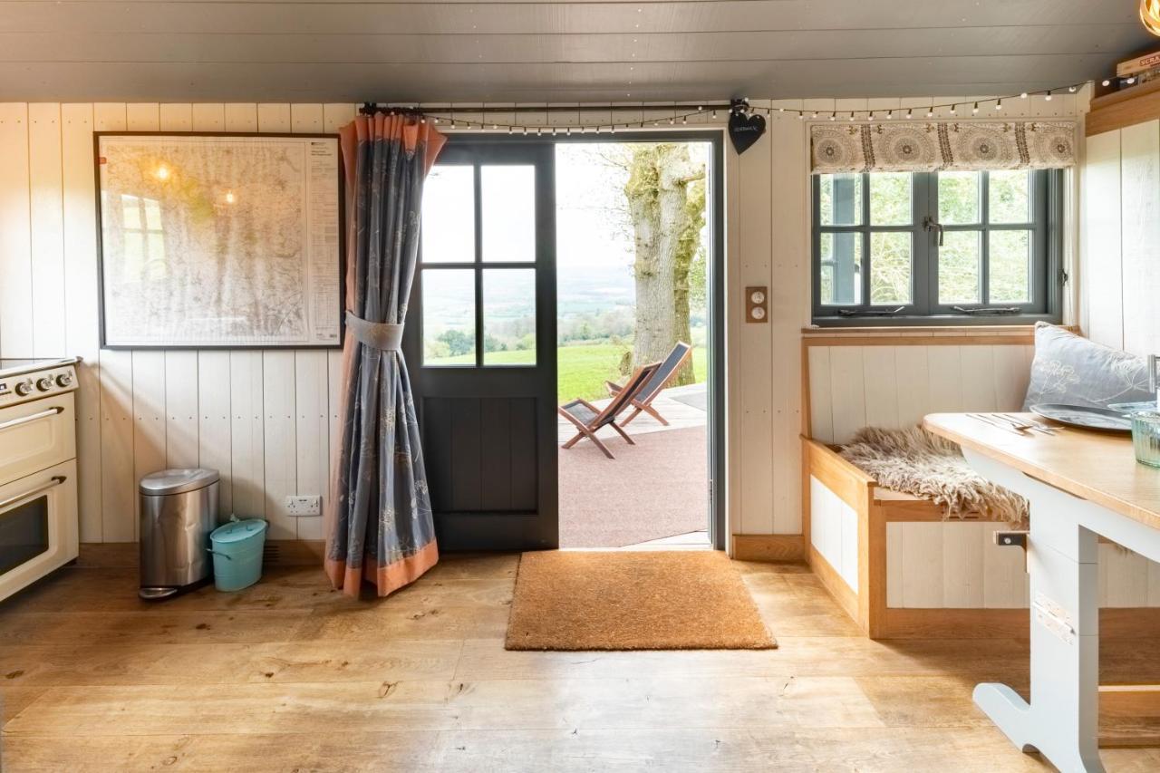 Tilbury Shepherd Huts With Hot Tubs Plus Holiday Cottages West Bagborough ภายนอก รูปภาพ