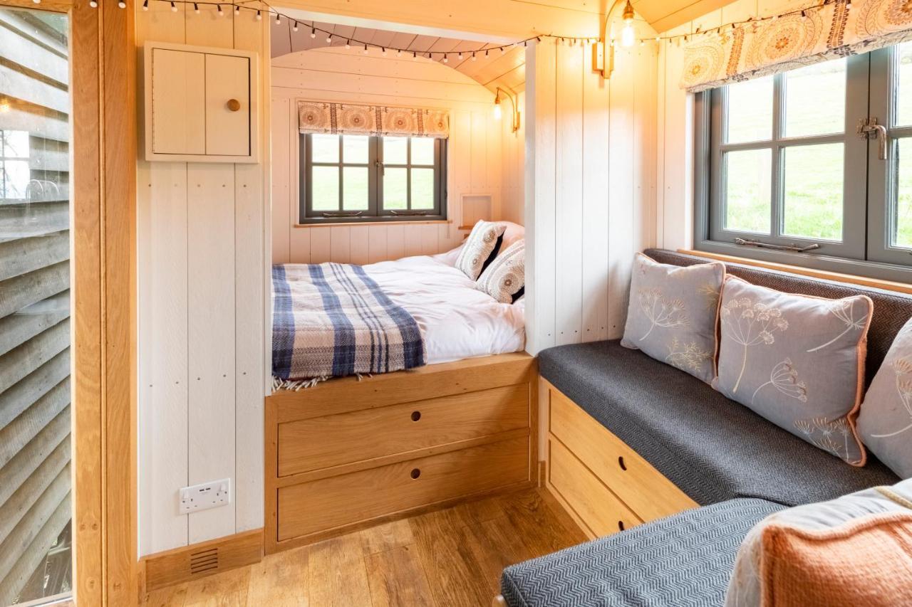 Tilbury Shepherd Huts With Hot Tubs Plus Holiday Cottages West Bagborough ภายนอก รูปภาพ