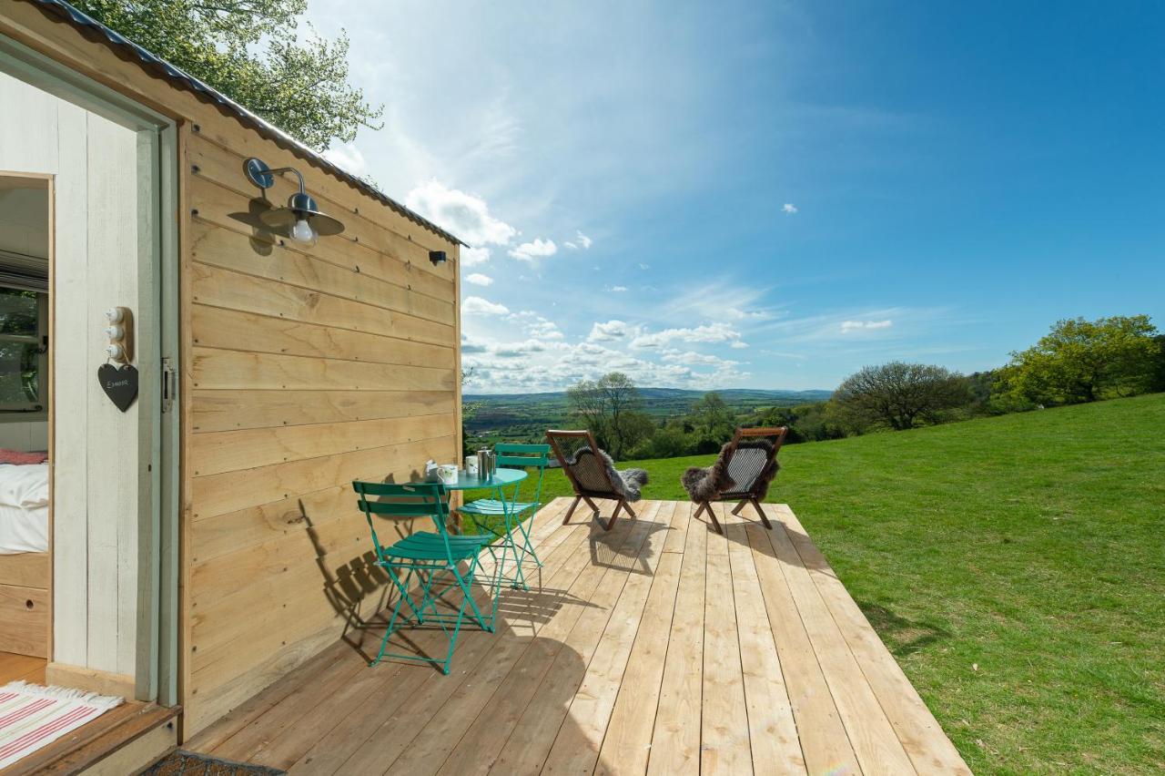 Tilbury Shepherd Huts With Hot Tubs Plus Holiday Cottages West Bagborough ภายนอก รูปภาพ