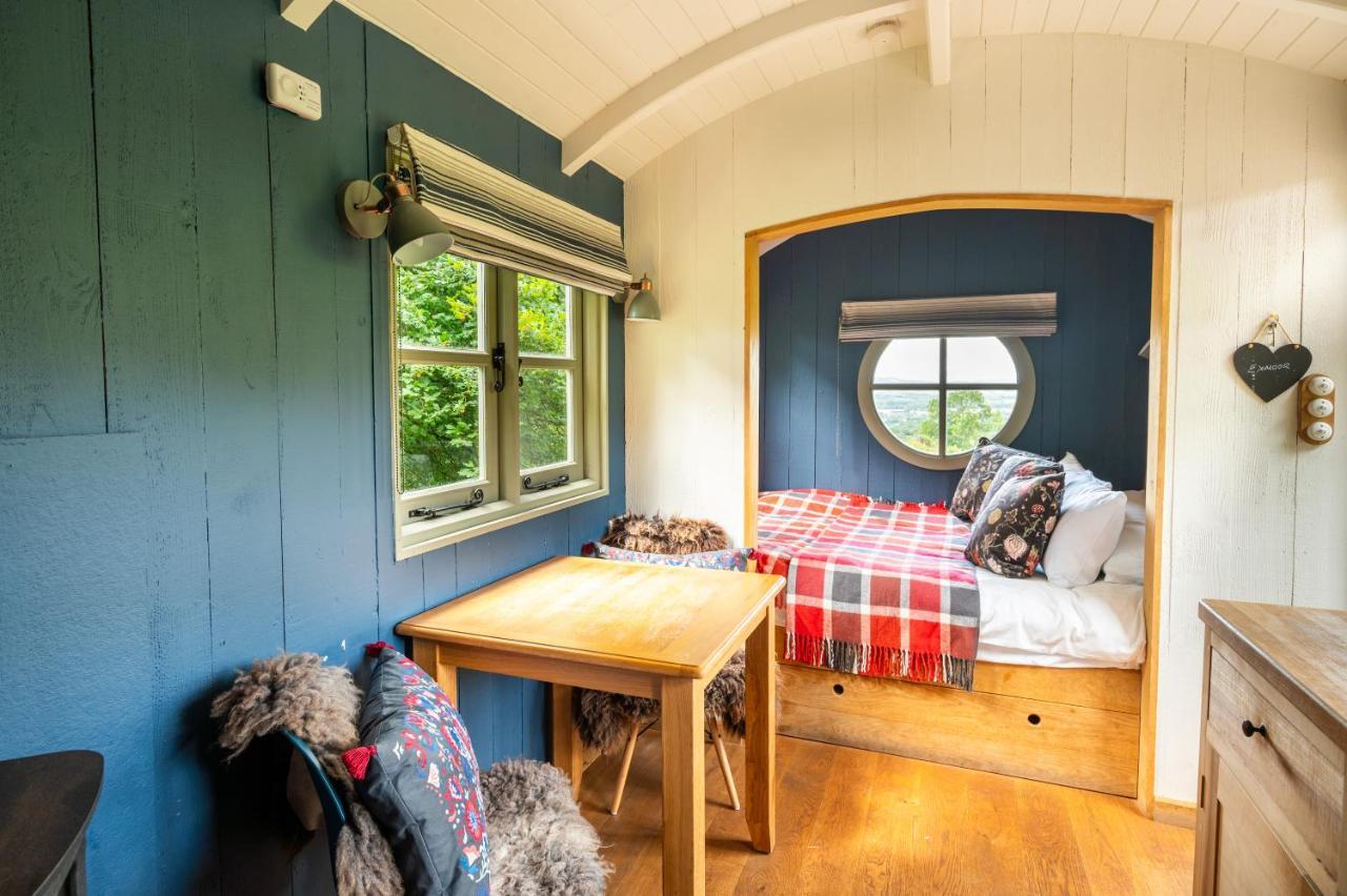 Tilbury Shepherd Huts With Hot Tubs Plus Holiday Cottages West Bagborough ภายนอก รูปภาพ