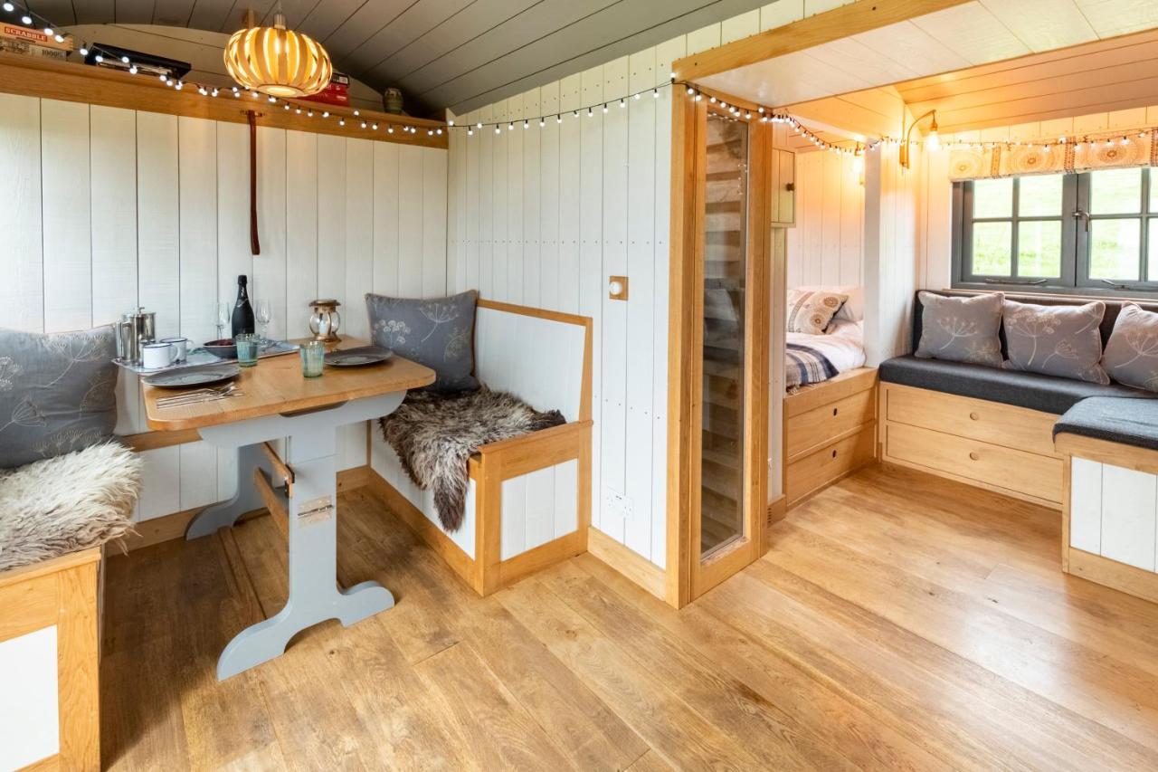 Tilbury Shepherd Huts With Hot Tubs Plus Holiday Cottages West Bagborough ภายนอก รูปภาพ