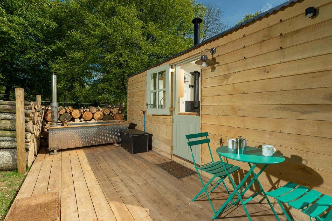 Tilbury Shepherd Huts With Hot Tubs Plus Holiday Cottages West Bagborough ภายนอก รูปภาพ