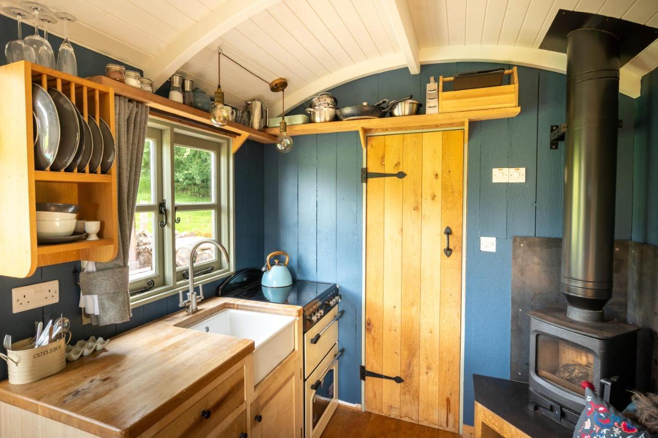 Tilbury Shepherd Huts With Hot Tubs Plus Holiday Cottages West Bagborough ภายนอก รูปภาพ