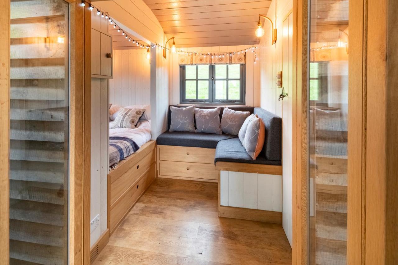 Tilbury Shepherd Huts With Hot Tubs Plus Holiday Cottages West Bagborough ภายนอก รูปภาพ