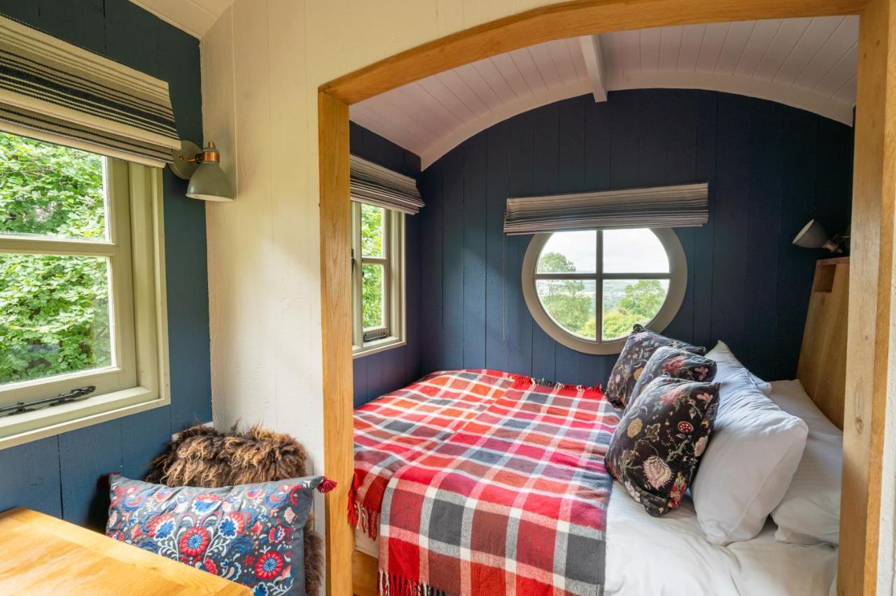 Tilbury Shepherd Huts With Hot Tubs Plus Holiday Cottages West Bagborough ภายนอก รูปภาพ
