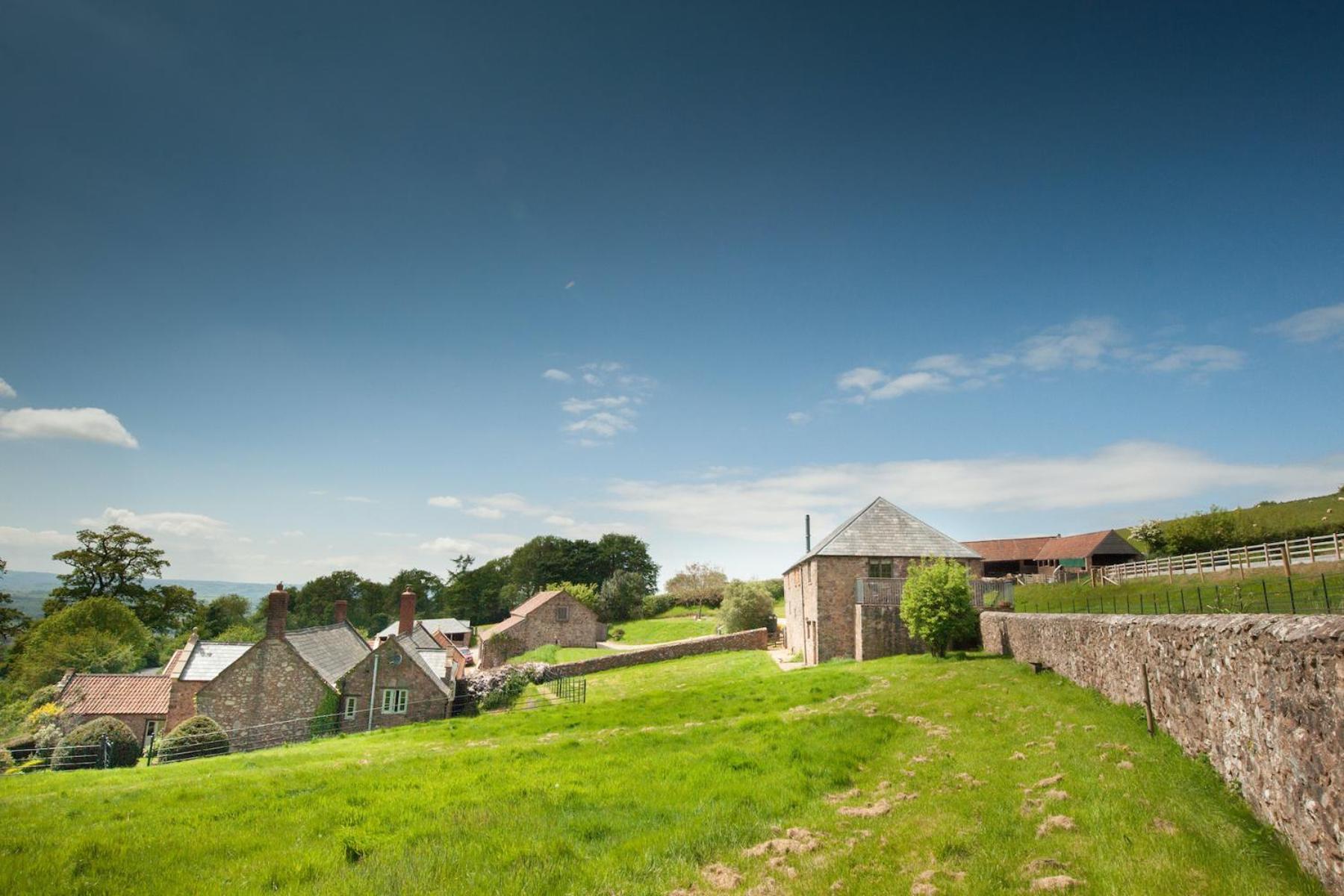 Tilbury Shepherd Huts With Hot Tubs Plus Holiday Cottages West Bagborough ภายนอก รูปภาพ