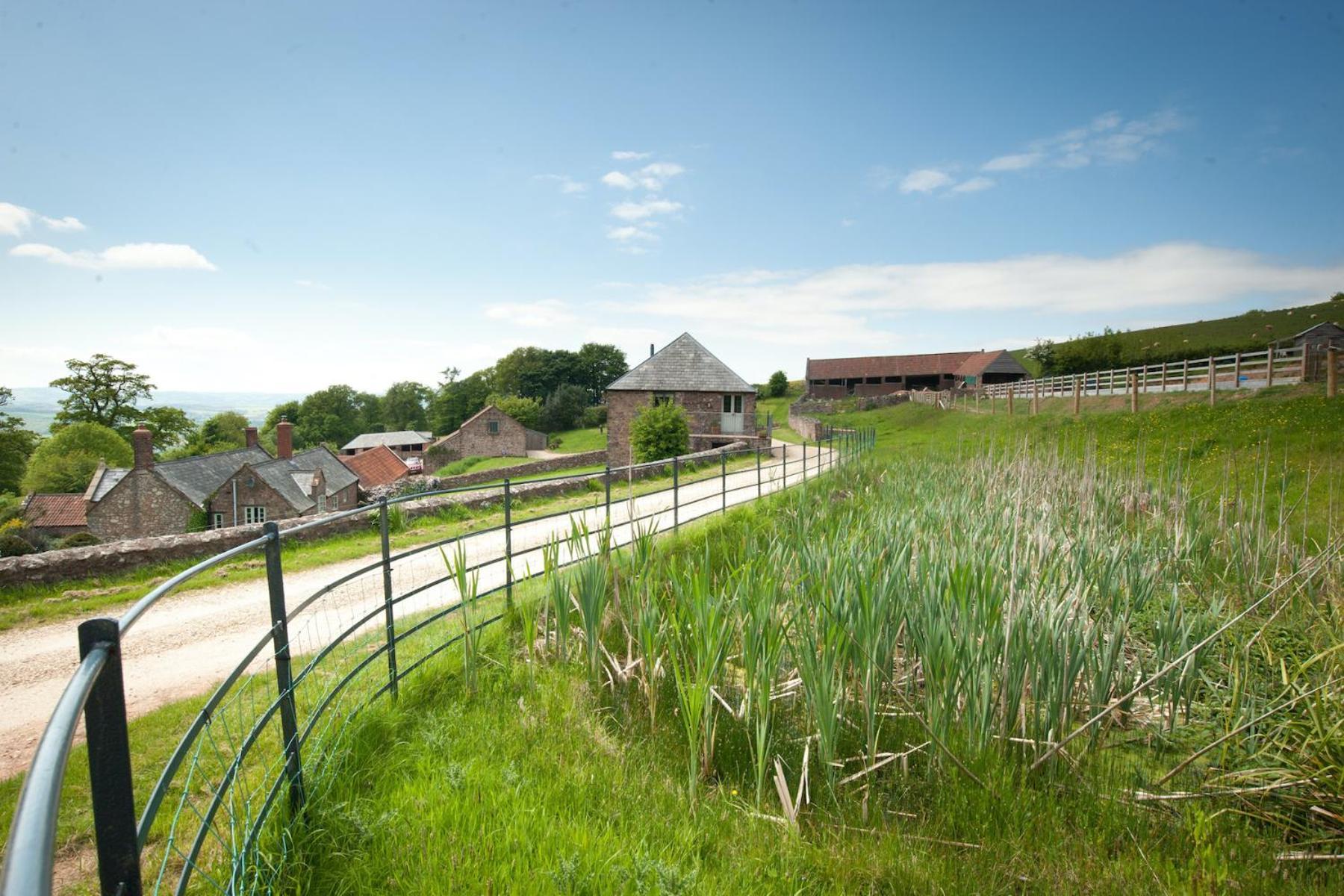 Tilbury Shepherd Huts With Hot Tubs Plus Holiday Cottages West Bagborough ภายนอก รูปภาพ